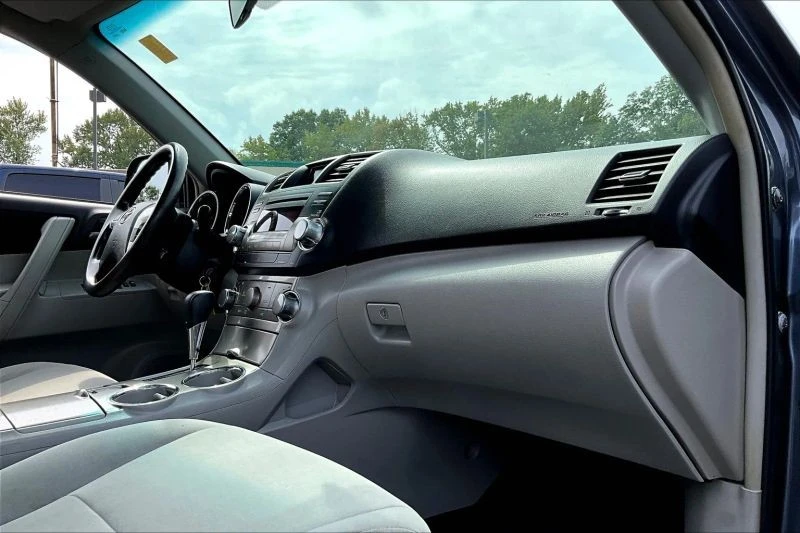2012 Toyota Highlander - Image 12 of 12