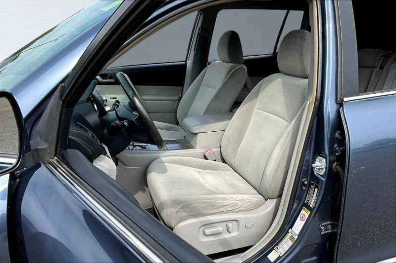 2012 Toyota Highlander - Image 10 of 12