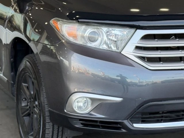 2012 Toyota Highlander - Image 8 of 12