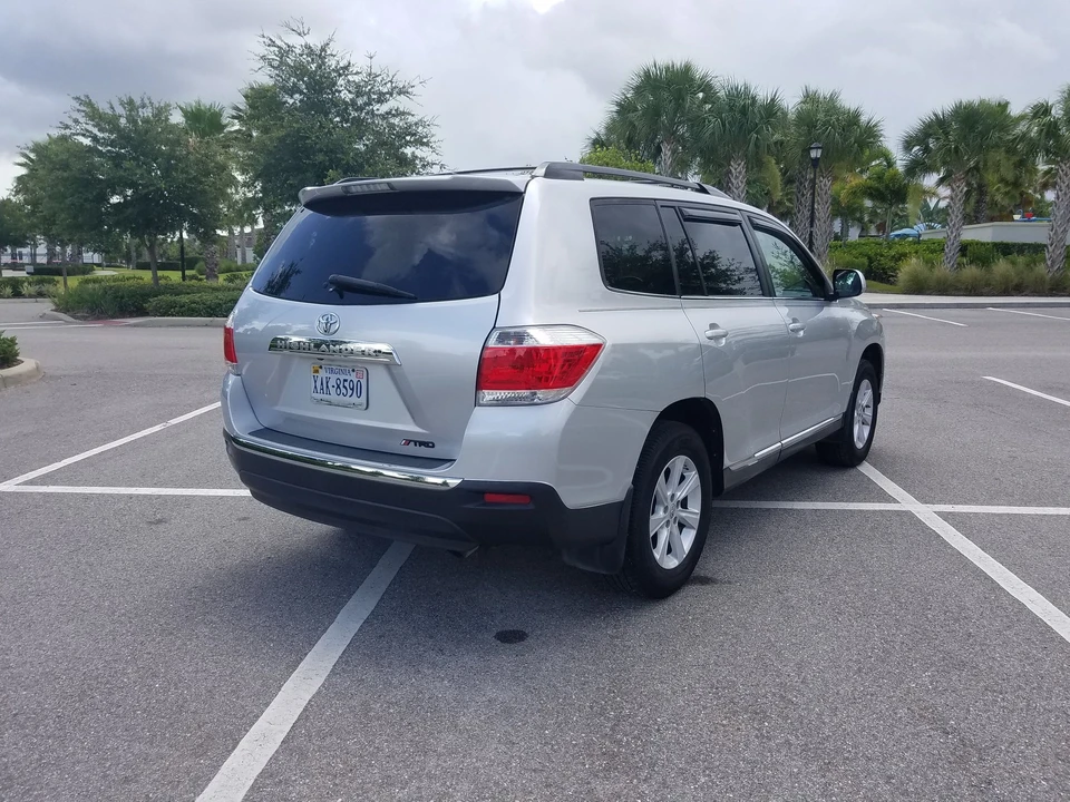 2012 Toyota Highlander - Image 6 of 11