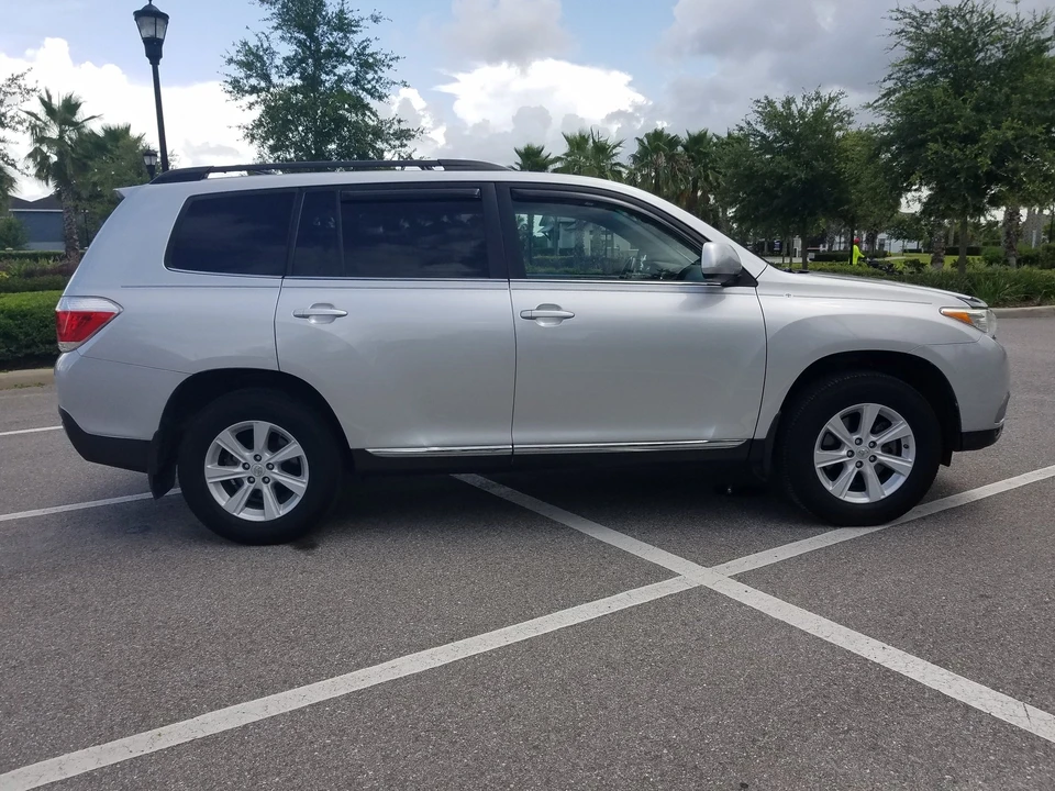 2012 Toyota Highlander - Image 5 of 11