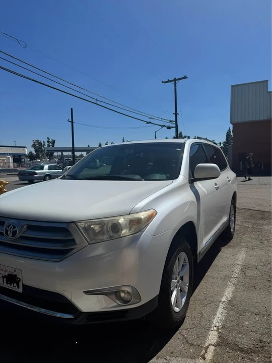 2012 Toyota Highlander - Image 10 of 11