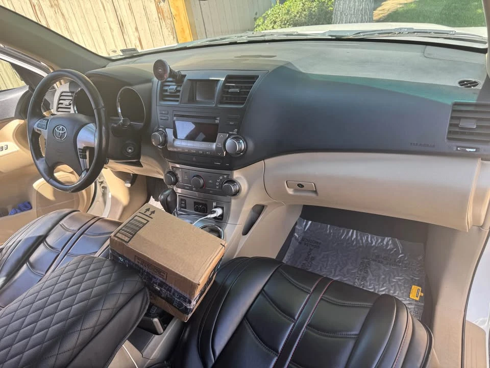 2012 Toyota Highlander - Image 2 of 11