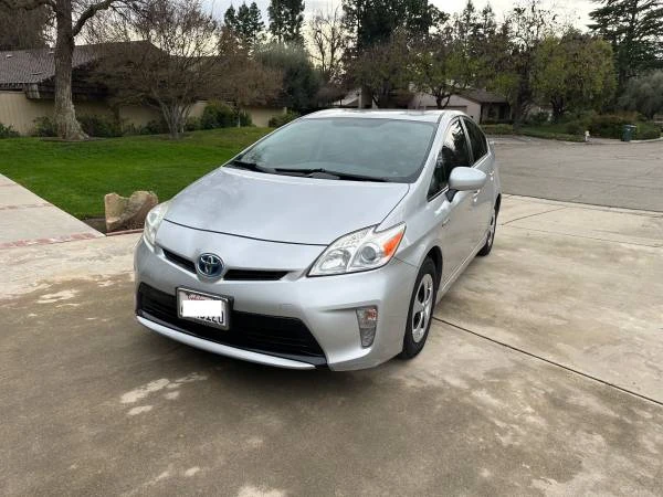 2012 Toyota Prius 3rd Gen - Image 2 of 10