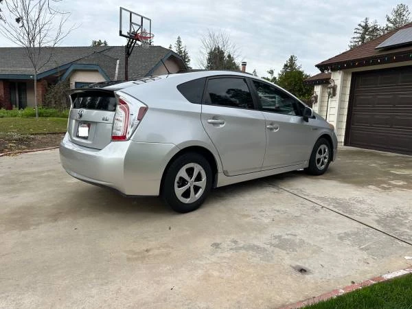 2012 Toyota Prius 3rd Gen - Image 3 of 10
