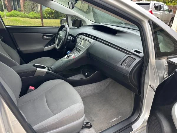 2012 Toyota Prius 3rd Gen - Image 7 of 10