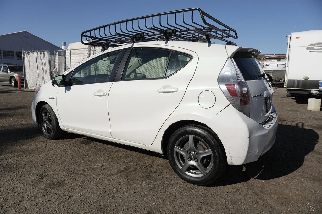2012 Toyota Prius 3rd Gen - Image 5 of 21