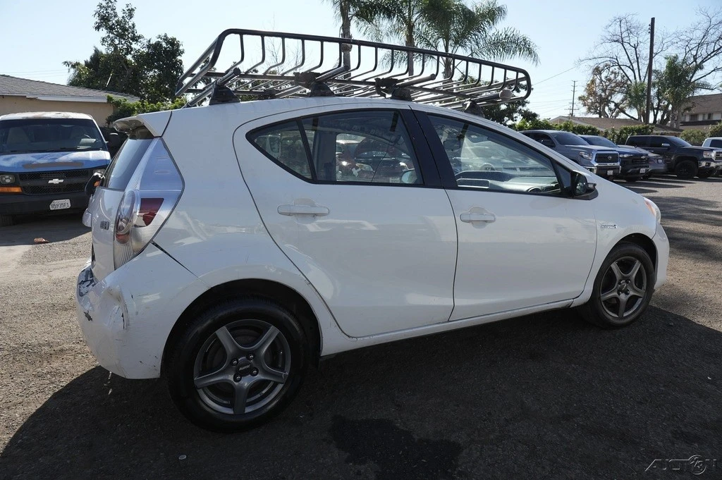 2012 Toyota Prius 3rd Gen - Image 9 of 21