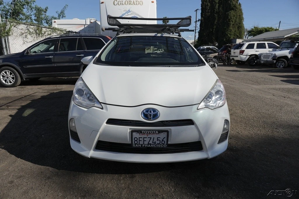 2012 Toyota Prius 3rd Gen - Image 14 of 21