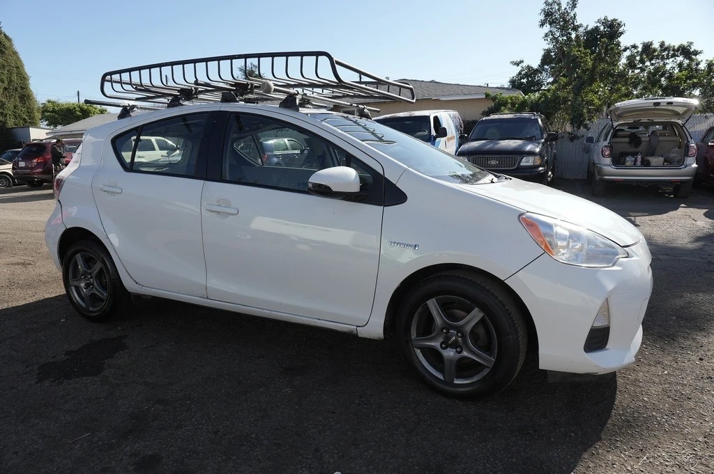 2012 Toyota Prius 3rd Gen - Image 11 of 21