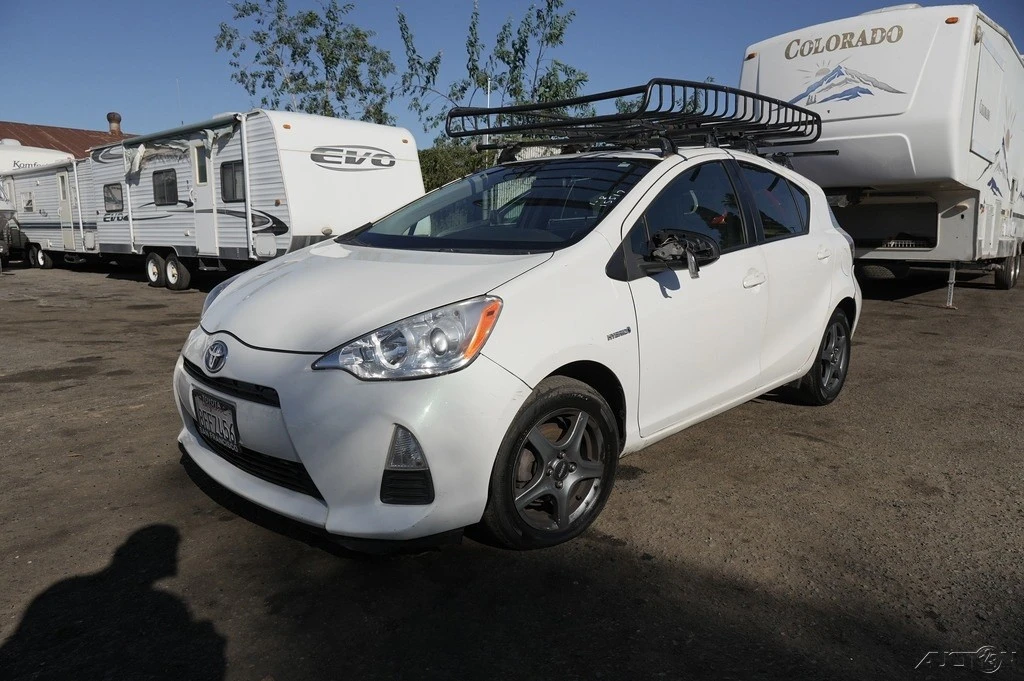 2012 Toyota Prius 3rd Gen - Image 2 of 21