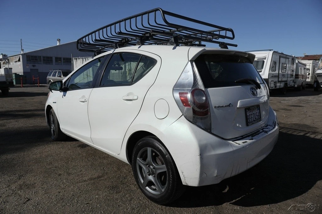 2012 Toyota Prius 3rd Gen - Image 6 of 21