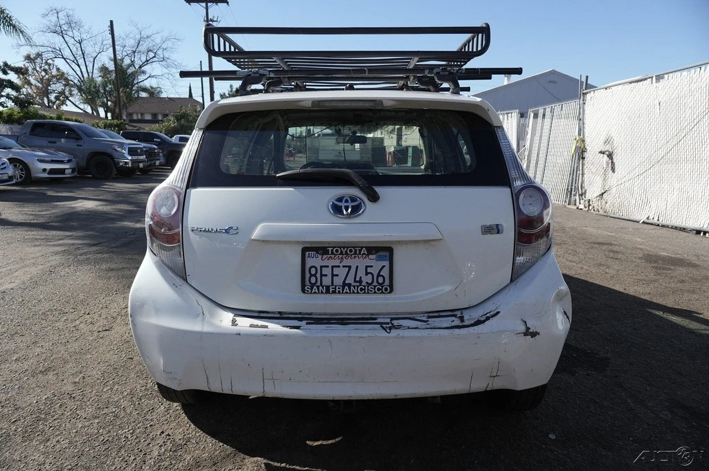 2012 Toyota Prius 3rd Gen - Image 7 of 21