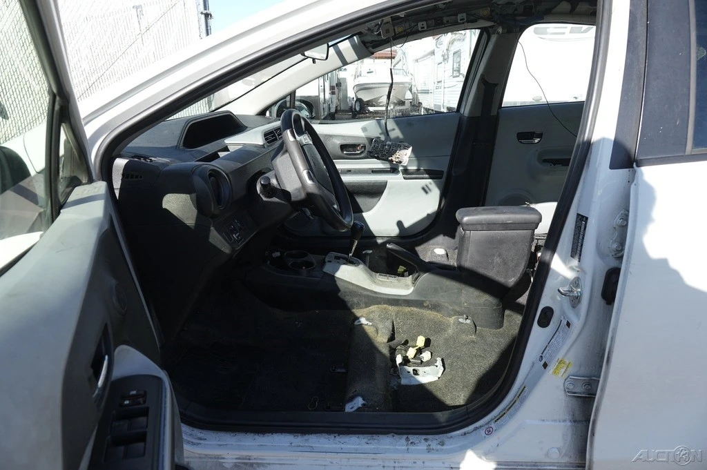 2012 Toyota Prius 3rd Gen - Image 18 of 21