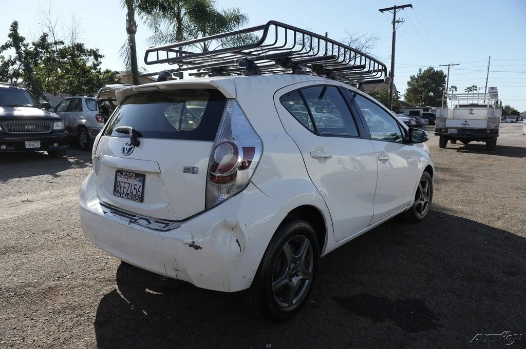2012 Toyota Prius 3rd Gen - Image 8 of 21