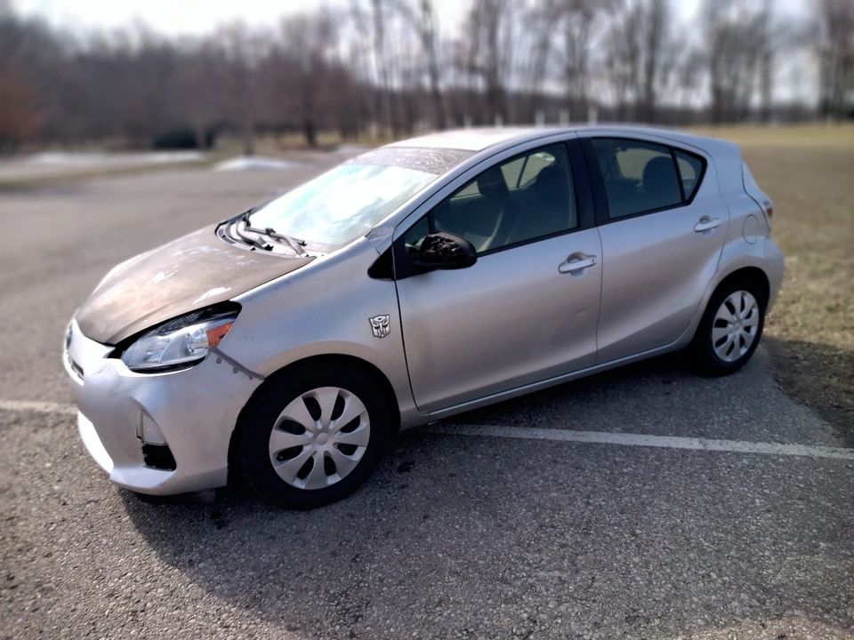 2012 Toyota Prius 3rd Gen - Image 13 of 19