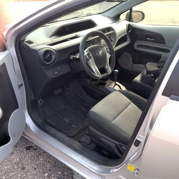 2012 Toyota Prius 3rd Gen - Image 14 of 19