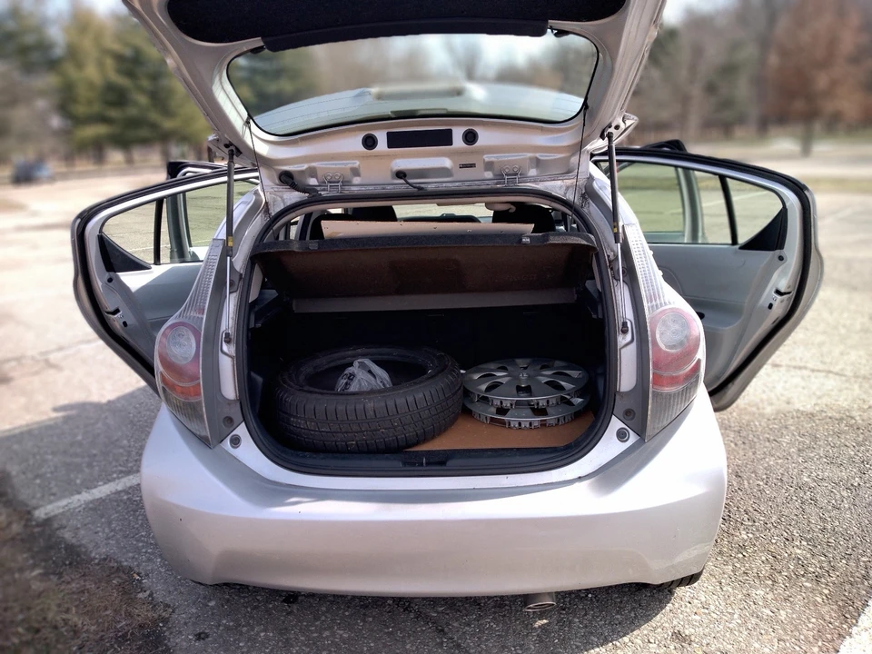 2012 Toyota Prius 3rd Gen - Image 17 of 19