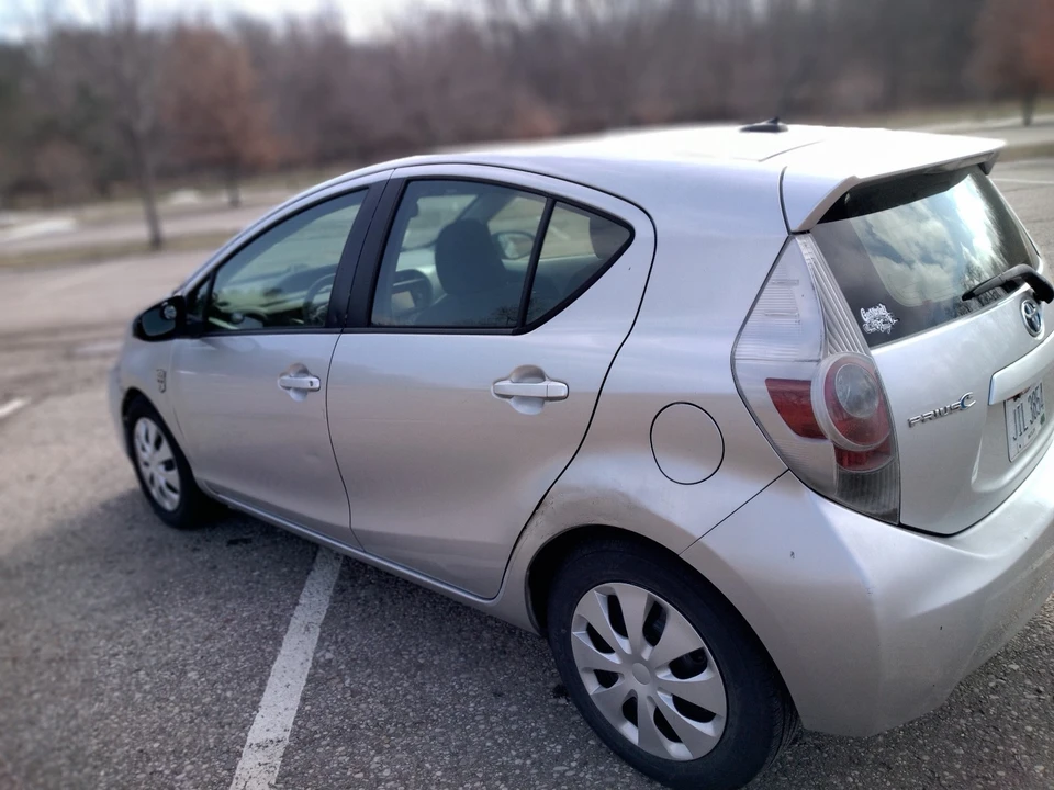 2012 Toyota Prius 3rd Gen - Image 7 of 19