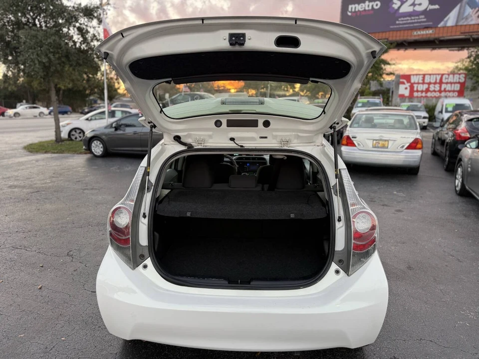 2012 Toyota Prius 3rd Gen - Image 18 of 21