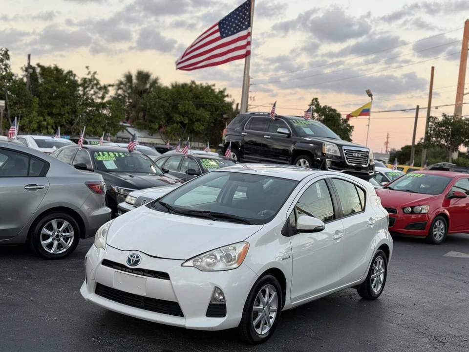 2012 Toyota Prius 3rd Gen - Image 3 of 21