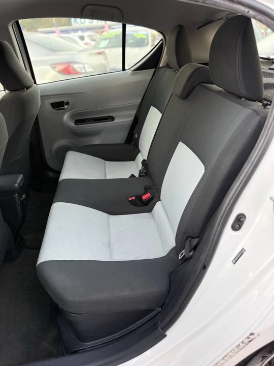 2012 Toyota Prius 3rd Gen - Image 16 of 21