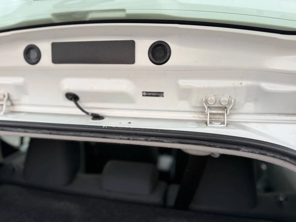 2012 Toyota Prius 3rd Gen - Image 19 of 21
