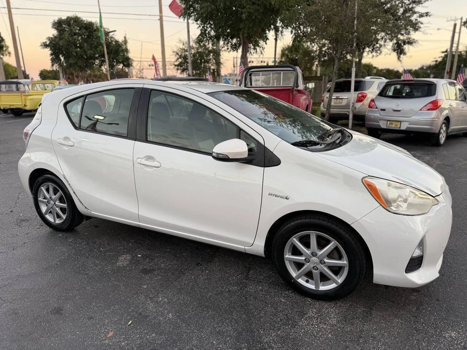 2012 Toyota Prius 3rd Gen - Image 8 of 21