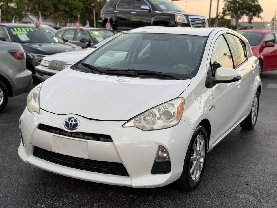 2012 Toyota Prius 3rd Gen - Image 11 of 21