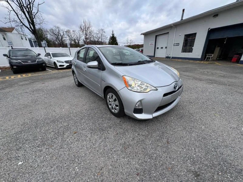 2012 Toyota Prius 3rd Gen - Image 5 of 12