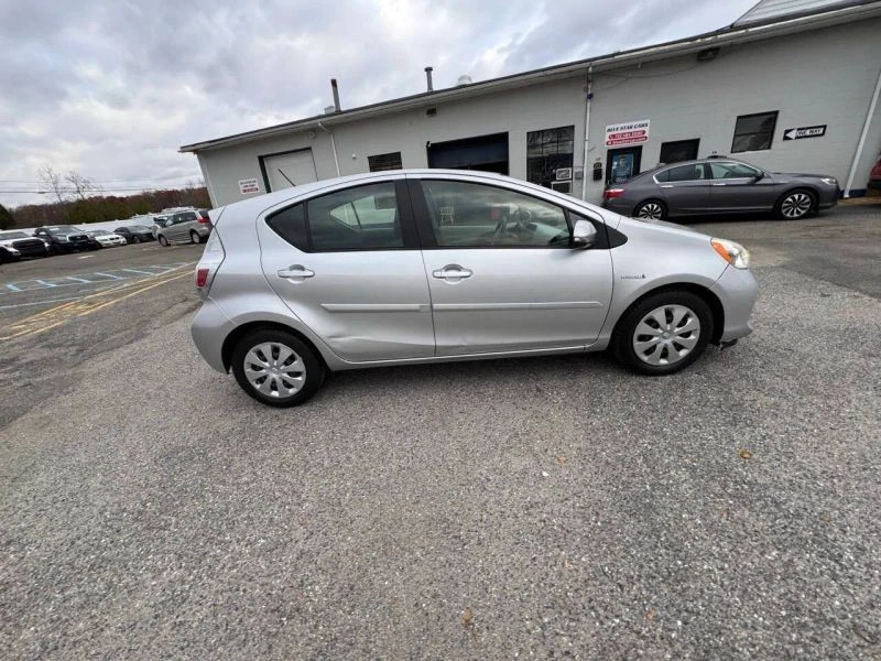 2012 Toyota Prius 3rd Gen - Image 7 of 12