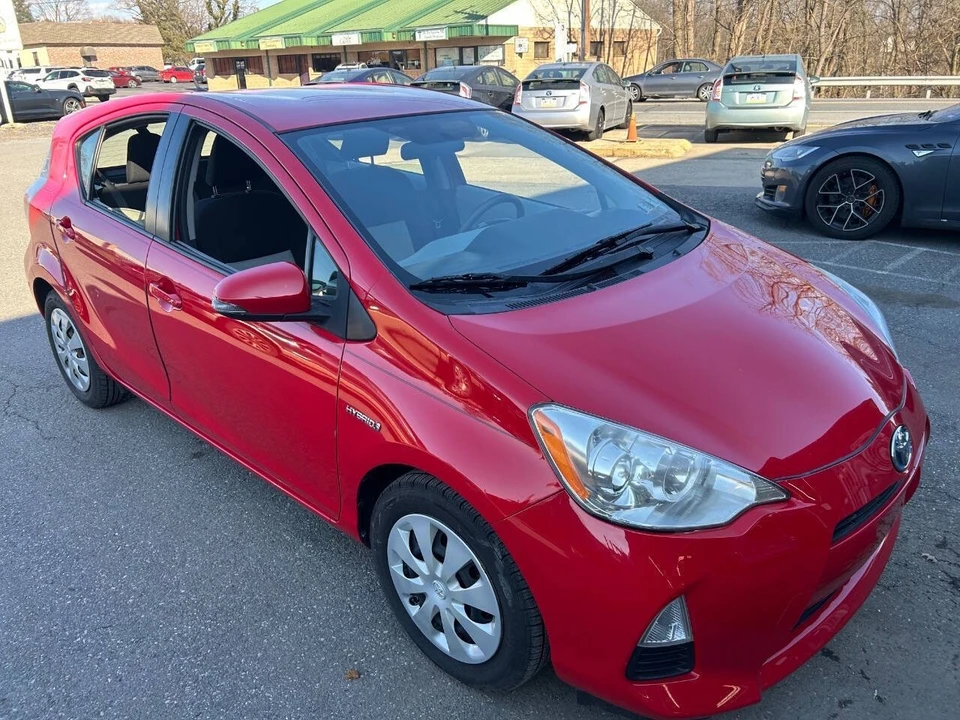 2012 Toyota Prius 3rd Gen - Image 3 of 18