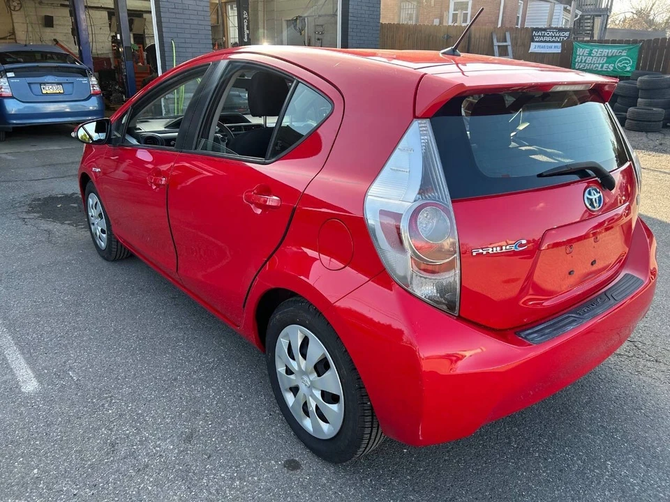 2012 Toyota Prius 3rd Gen - Image 7 of 18