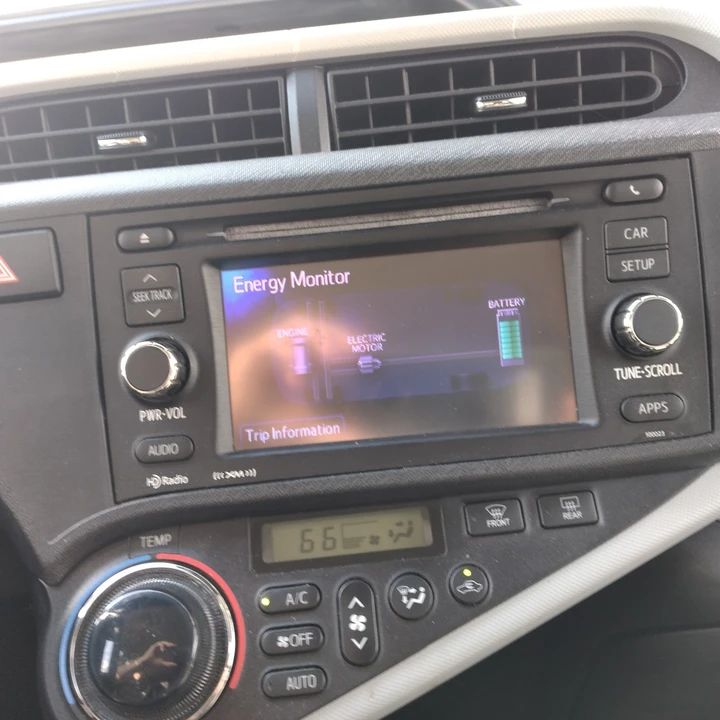 2012 Toyota Prius 3rd Gen - Image 11 of 16