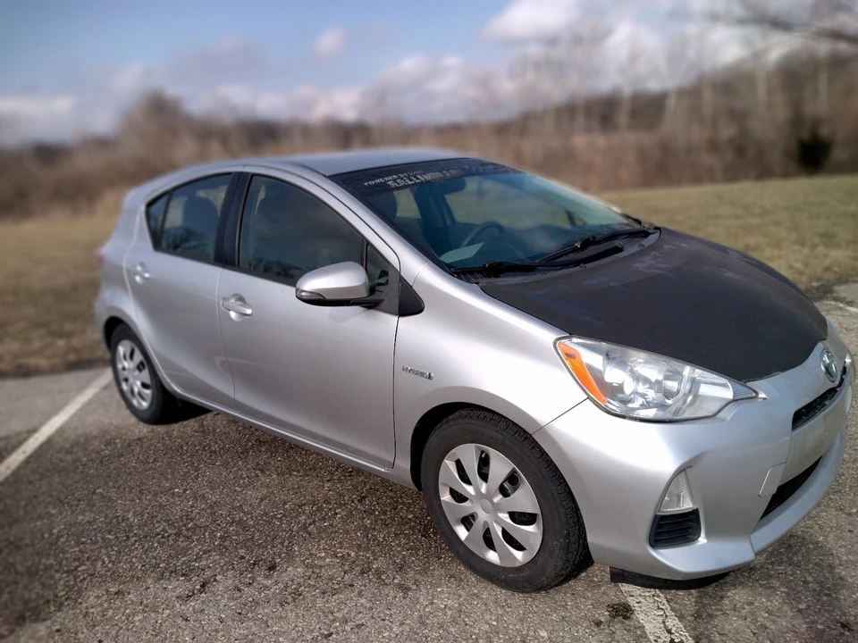 2012 Toyota Prius 3rd Gen - Image 7 of 16