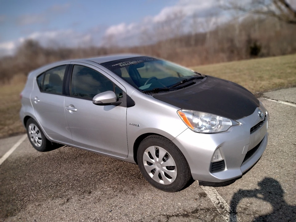 2012 Toyota Prius 3rd Gen - Image 6 of 16