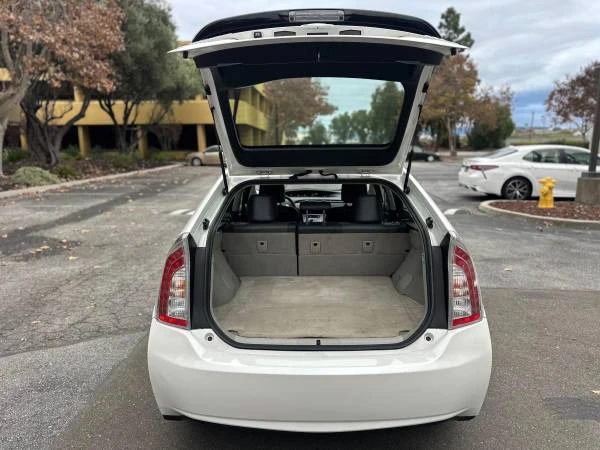2012 Toyota Prius 3rd Gen - Image 6 of 21