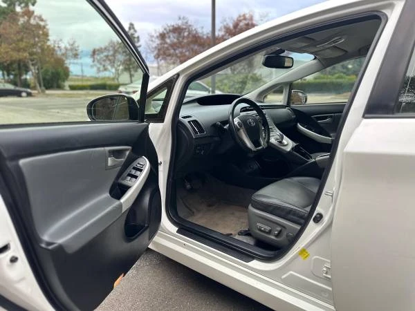 2012 Toyota Prius 3rd Gen - Image 11 of 21