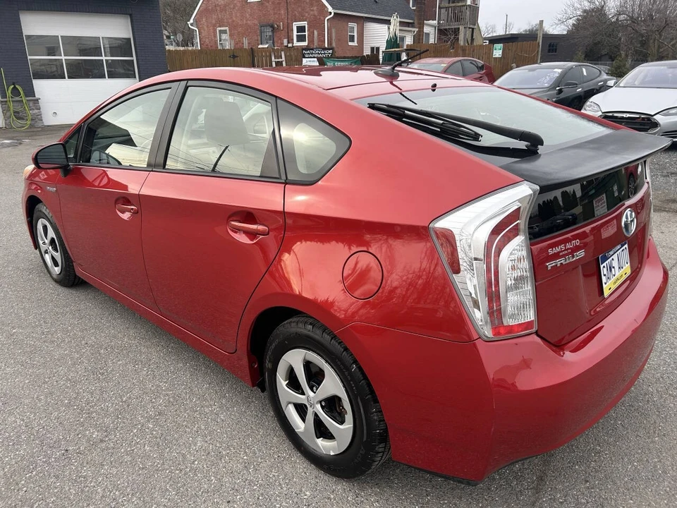 2012 Toyota Prius 3rd Gen - Image 7 of 21
