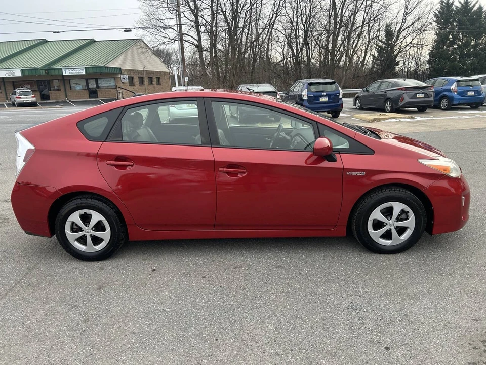 2012 Toyota Prius 3rd Gen - Image 4 of 21