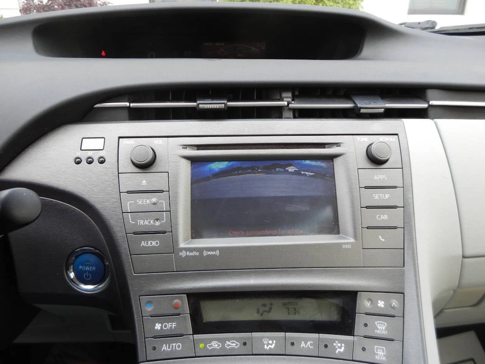 2012 Toyota Prius 3rd Gen - Image 4 of 21