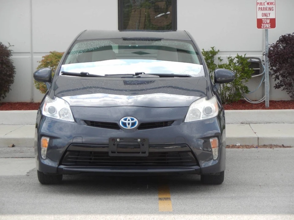 2012 Toyota Prius 3rd Gen - Image 9 of 12