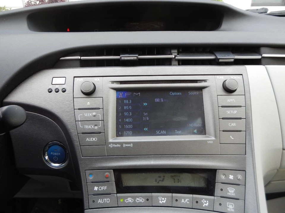 2012 Toyota Prius 3rd Gen - Image 3 of 21