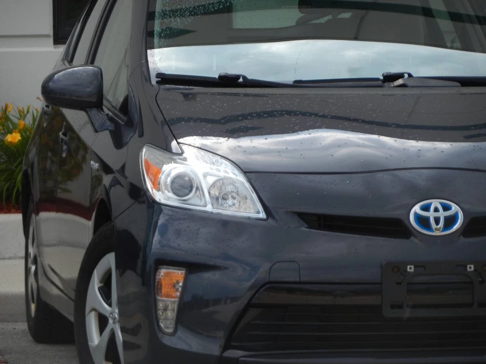 2012 Toyota Prius 3rd Gen - Image 8 of 12