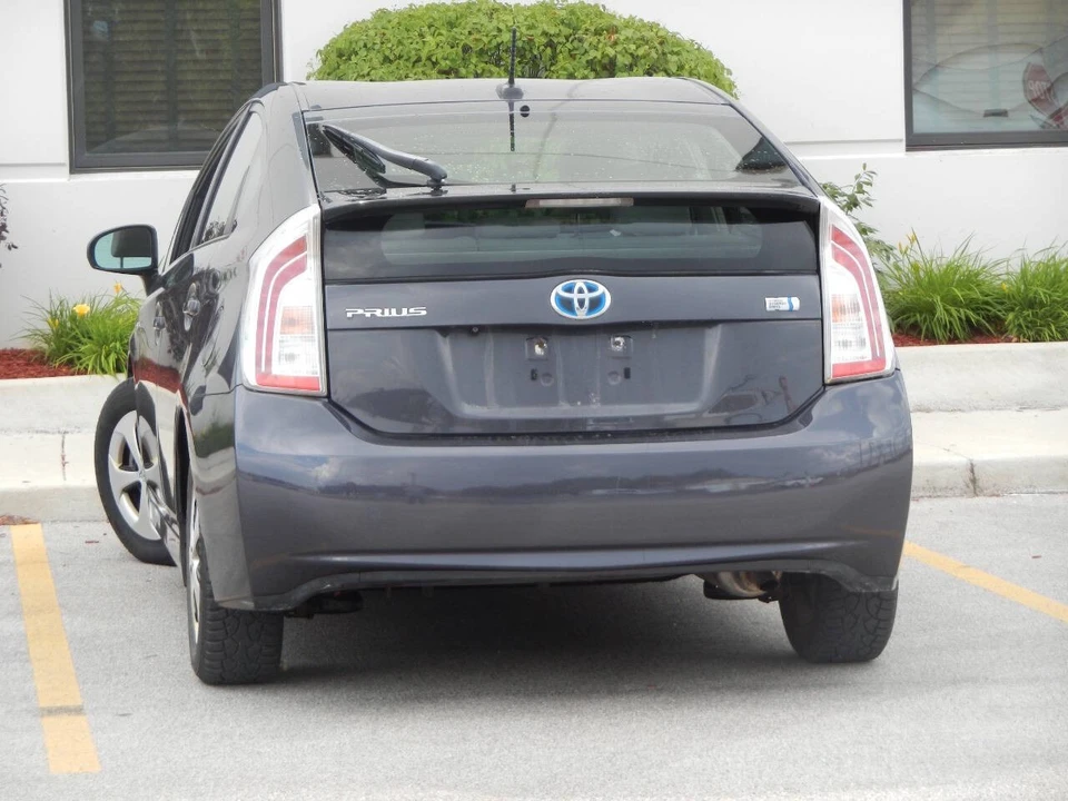2012 Toyota Prius 3rd Gen - Image 15 of 21