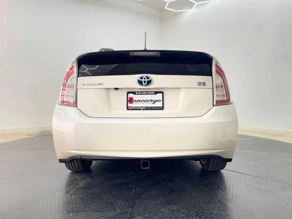 2012 Toyota Prius 3rd Gen - Image 5 of 21