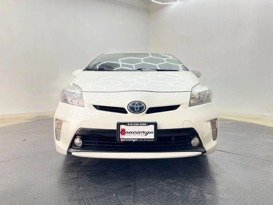 2012 Toyota Prius 3rd Gen - Image 9 of 21