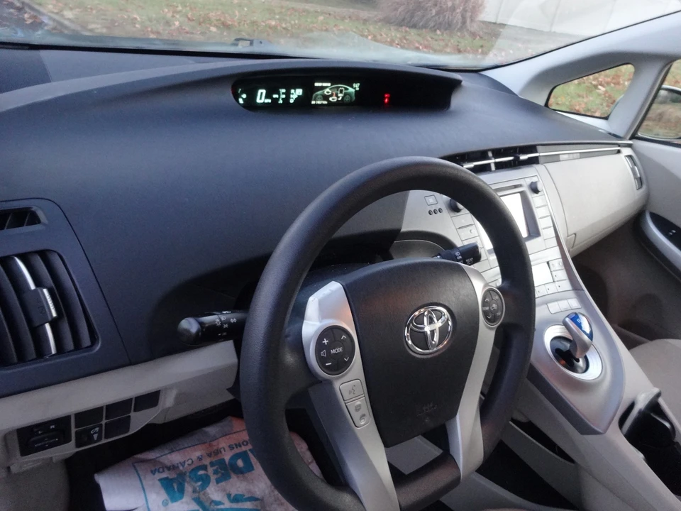 2012 Toyota Prius 3rd Gen - Image 10 of 20