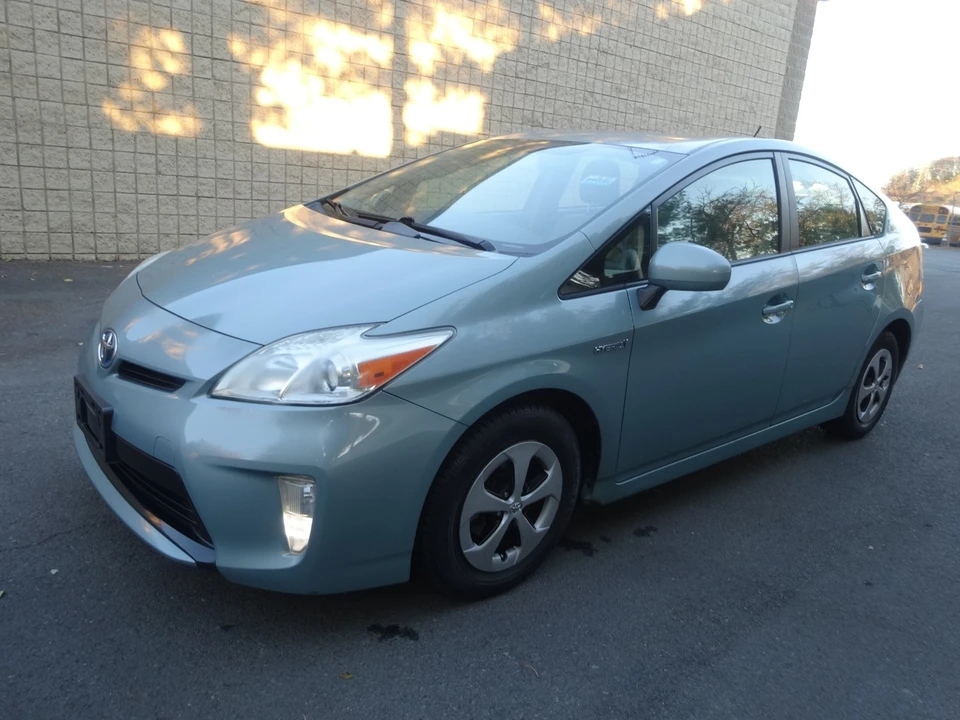 2012 Toyota Prius 3rd Gen - Image 2 of 20