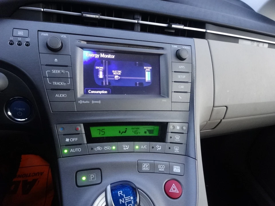 2012 Toyota Prius 3rd Gen - Image 18 of 20